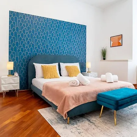 Luxury On The Center Of Apartment