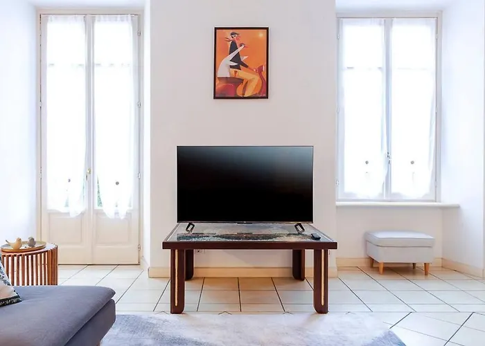 Luxury On The Center Of *