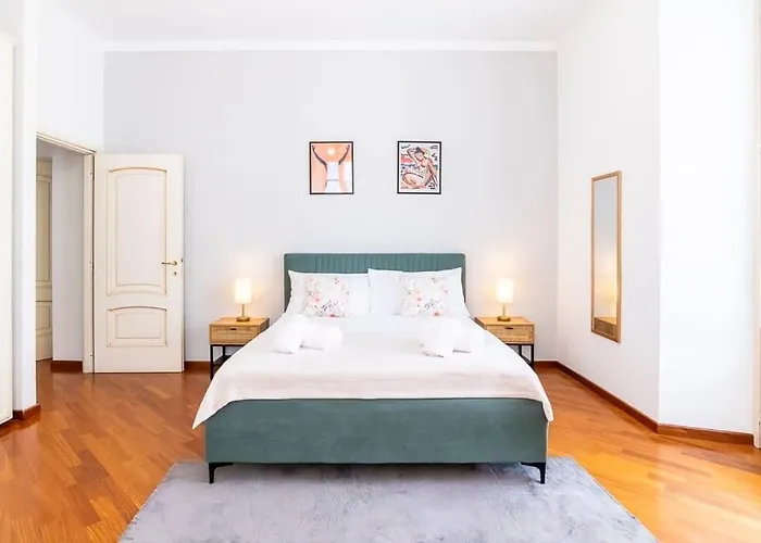 Luxury On The Center Of 코모