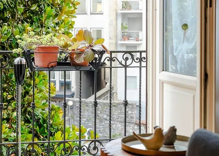 Luxury On The Center Of * 코모