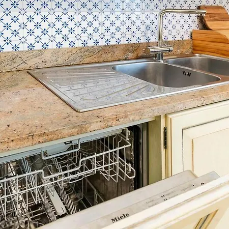 Luxury On The Center Of דירה